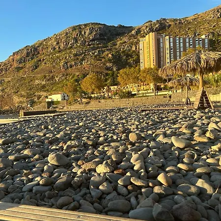 Apartamento C - Charming Vacation Home With Free Private Parking