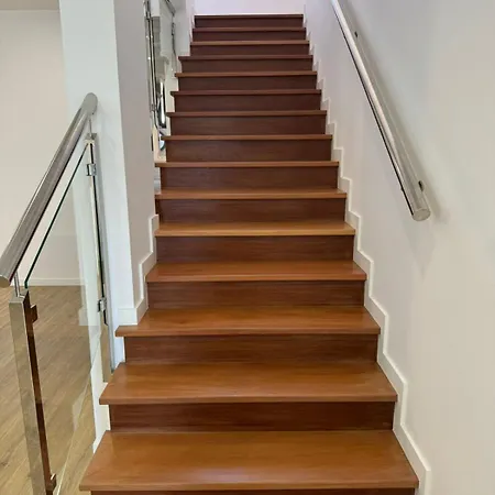 C - Charming Vacation With Free Private Parking 公寓 *