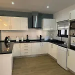 Apartmán Charming With Free Private Parking *