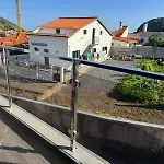 Charming With Free Private Parking Apartmán
