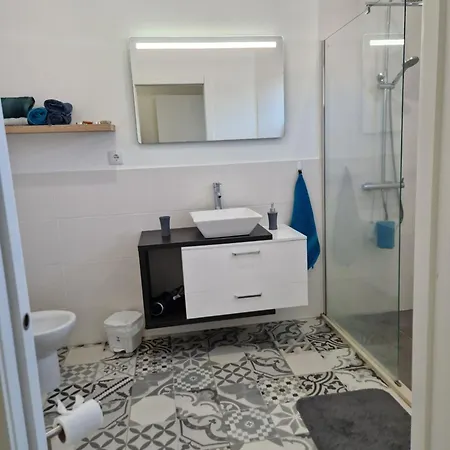 C - Delightful 2 Bedroom Vacation Apartment