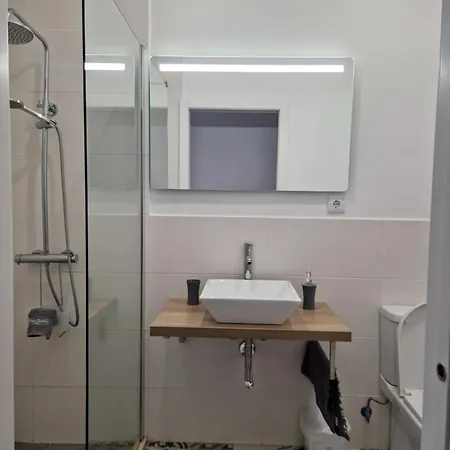 C - Delightful 2 Bedroom Vacation Apartment