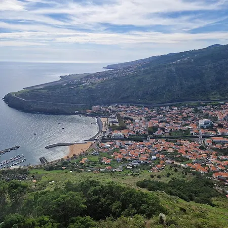 C - Charming Vacation Home With Free Private Parking