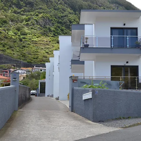 Charming With Free Private Parking Machico (Madeira)