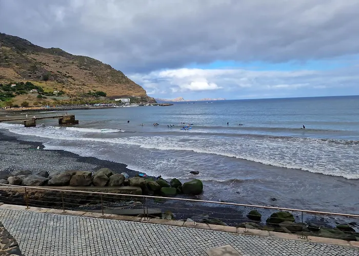 C - Charming Vacation With Free Private Parking