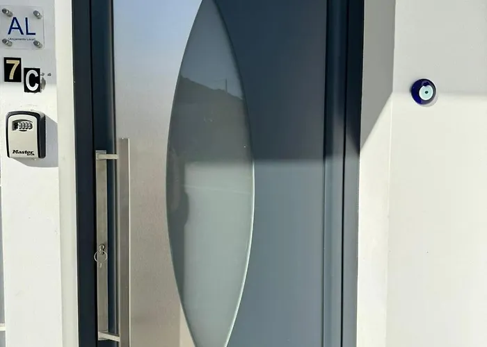 C - Charming Vacation With Free Private Parking Apartmán *