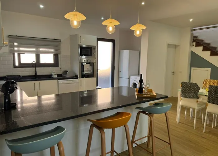 C - Charming Vacation With Free Private Parking *