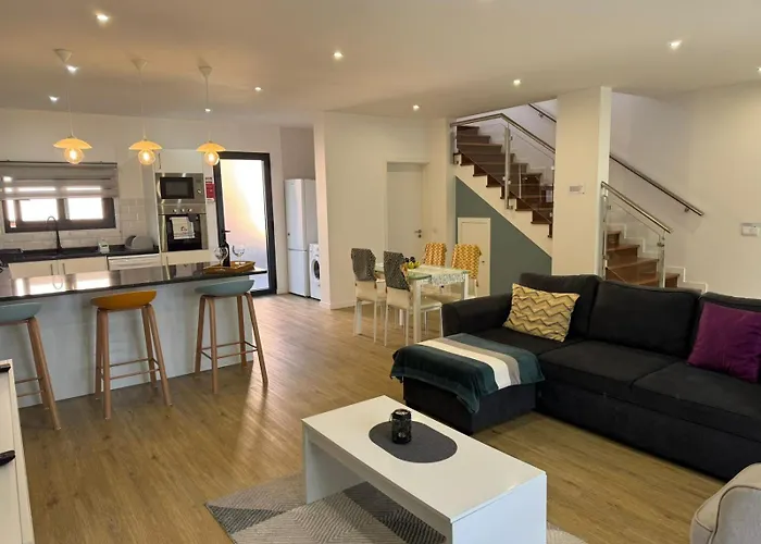 C - Charming Vacation With Free Private Parking * מצ'יקו